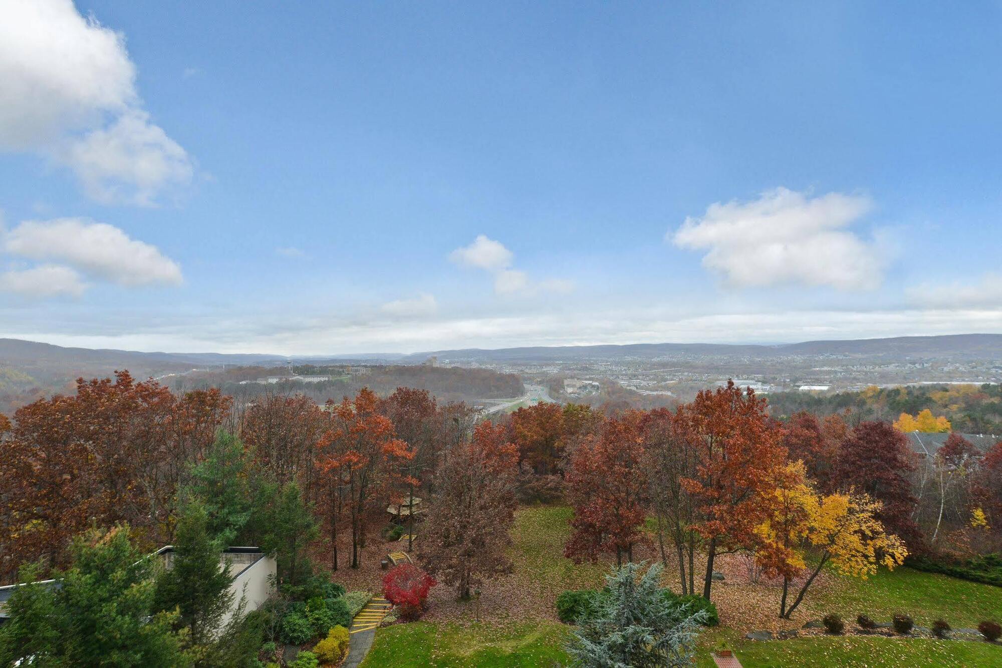 Holiday Inn Wilkes Barre - East Mountain By Ihg Εξωτερικό φωτογραφία